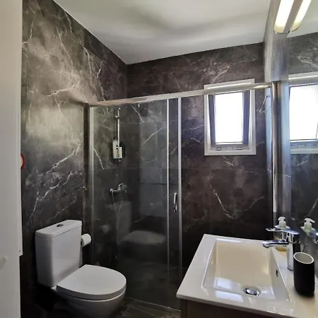 Naxou Modern By Staycom Apartman