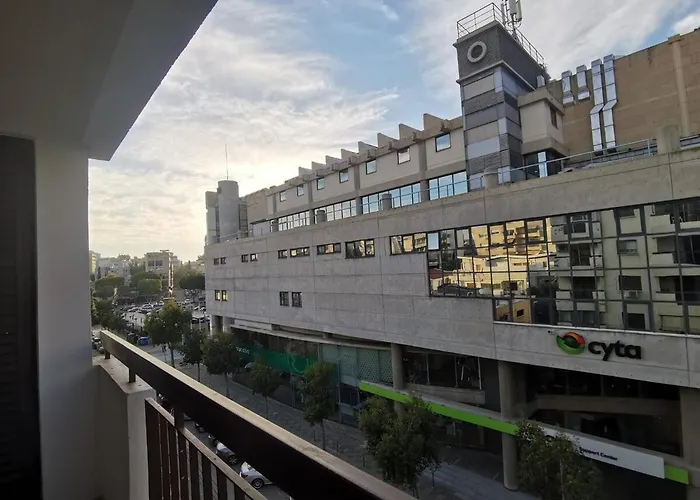 Naxou Modern By Staycom