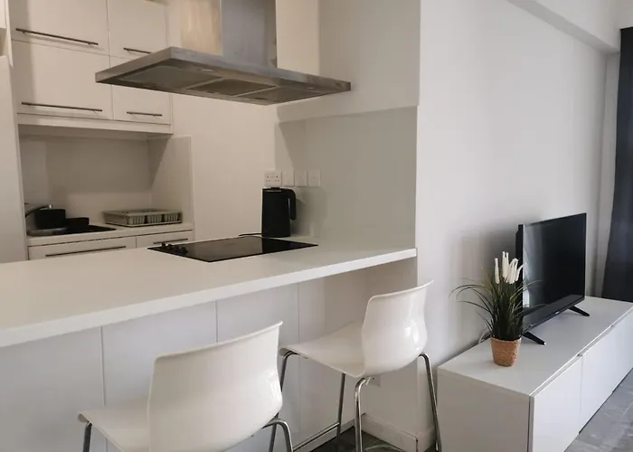 Naxou Modern By Staycom