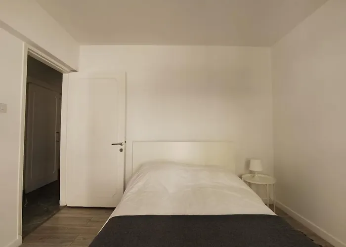 Naxou Modern By Staycom *